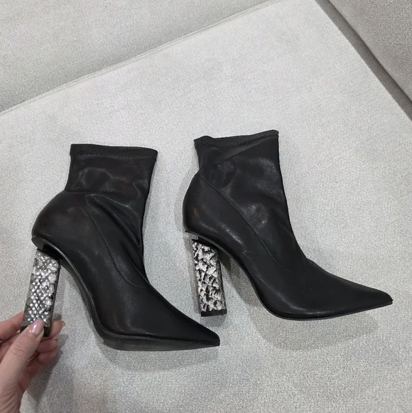 Z Code Z Black Pointed-Toe Ankle Boots with Textured Block Heel - Picture 3 of 17